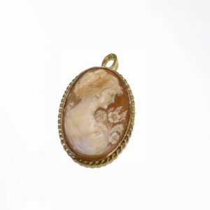 14K Gold Cameo Pendant
